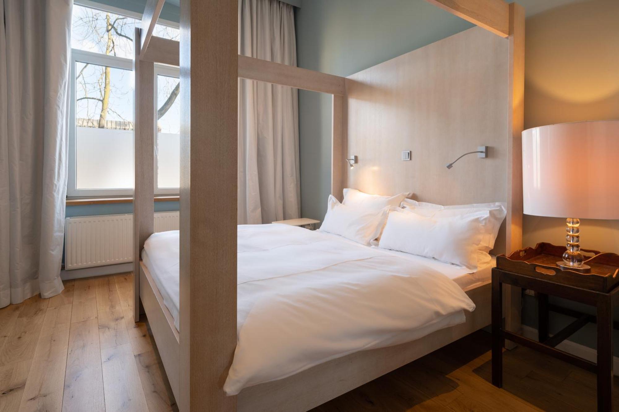 The New Yorker Boardinghouse
